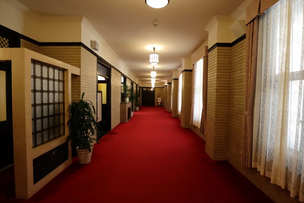 半沢直樹　東京中央銀行の廊下　学士会館