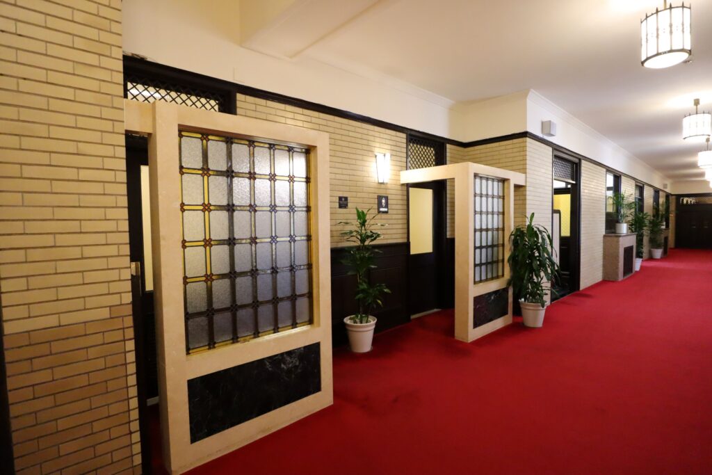 半沢直樹　東京中央銀行の廊下　学士会館
