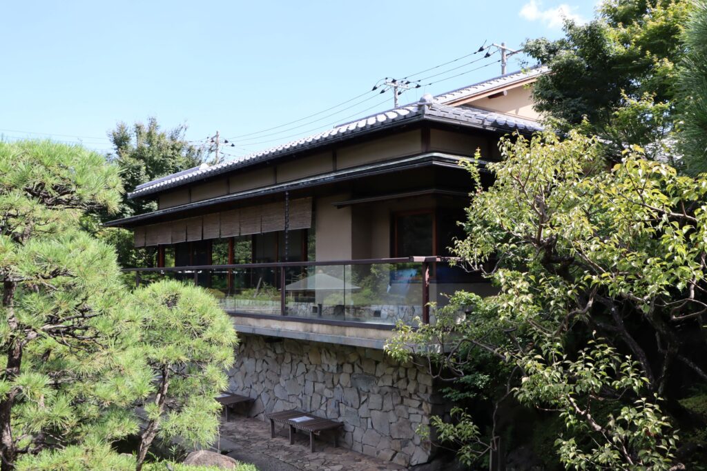豊島区立目白庭園　赤鳥庵