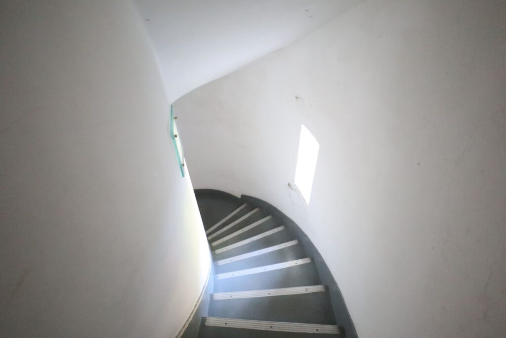 アンスティチュ・フランセ東京　階段