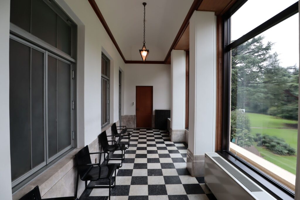 東京都庭園美術館　ベランダ