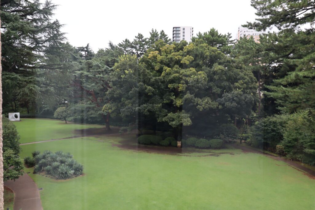 東京都庭園美術館　ベランダ