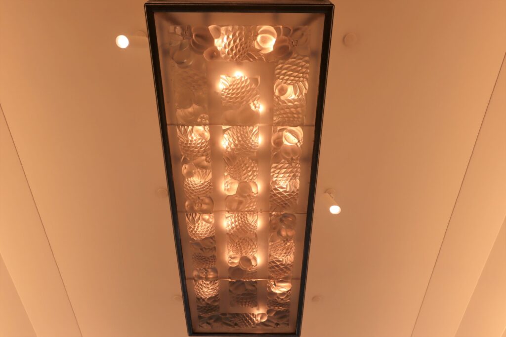 東京都庭園美術館　大食堂