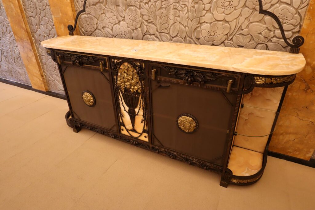 東京都庭園美術館　大食堂