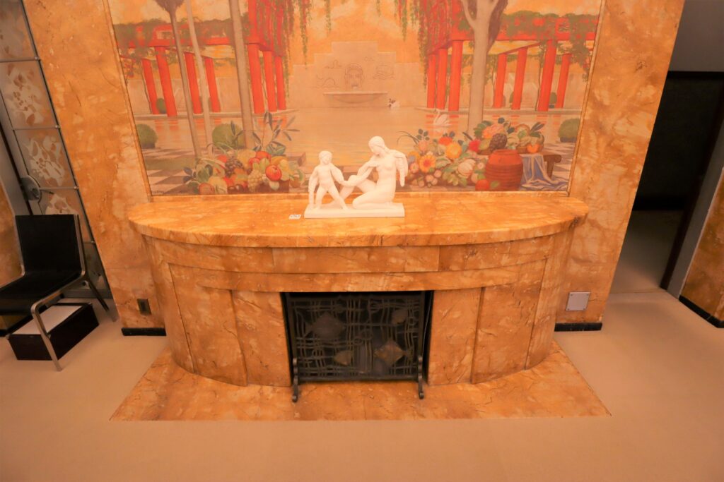 東京都庭園美術館　大食堂