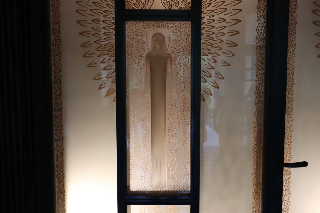 東京都庭園美術館　玄関