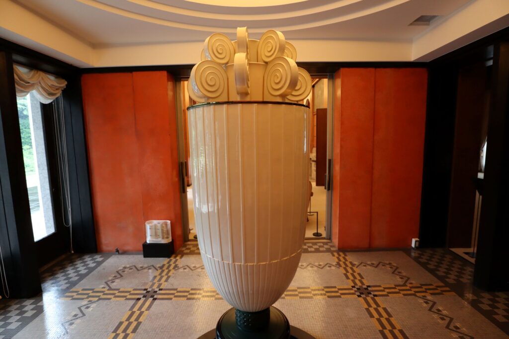 東京都庭園美術館　次間