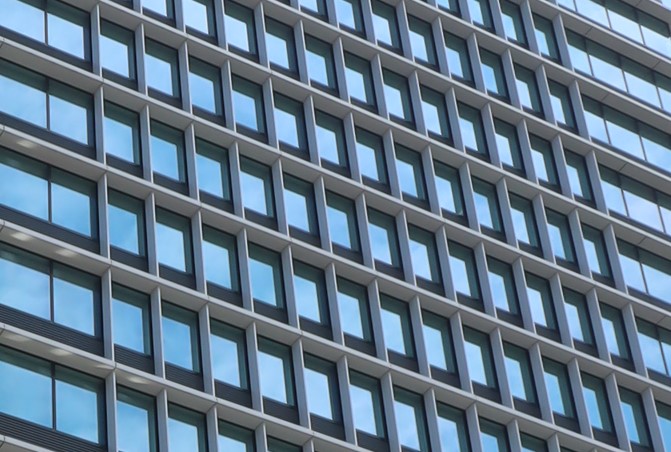 KAWASAKI DELTAのJR川崎タワーオフィス棟の外観拡大